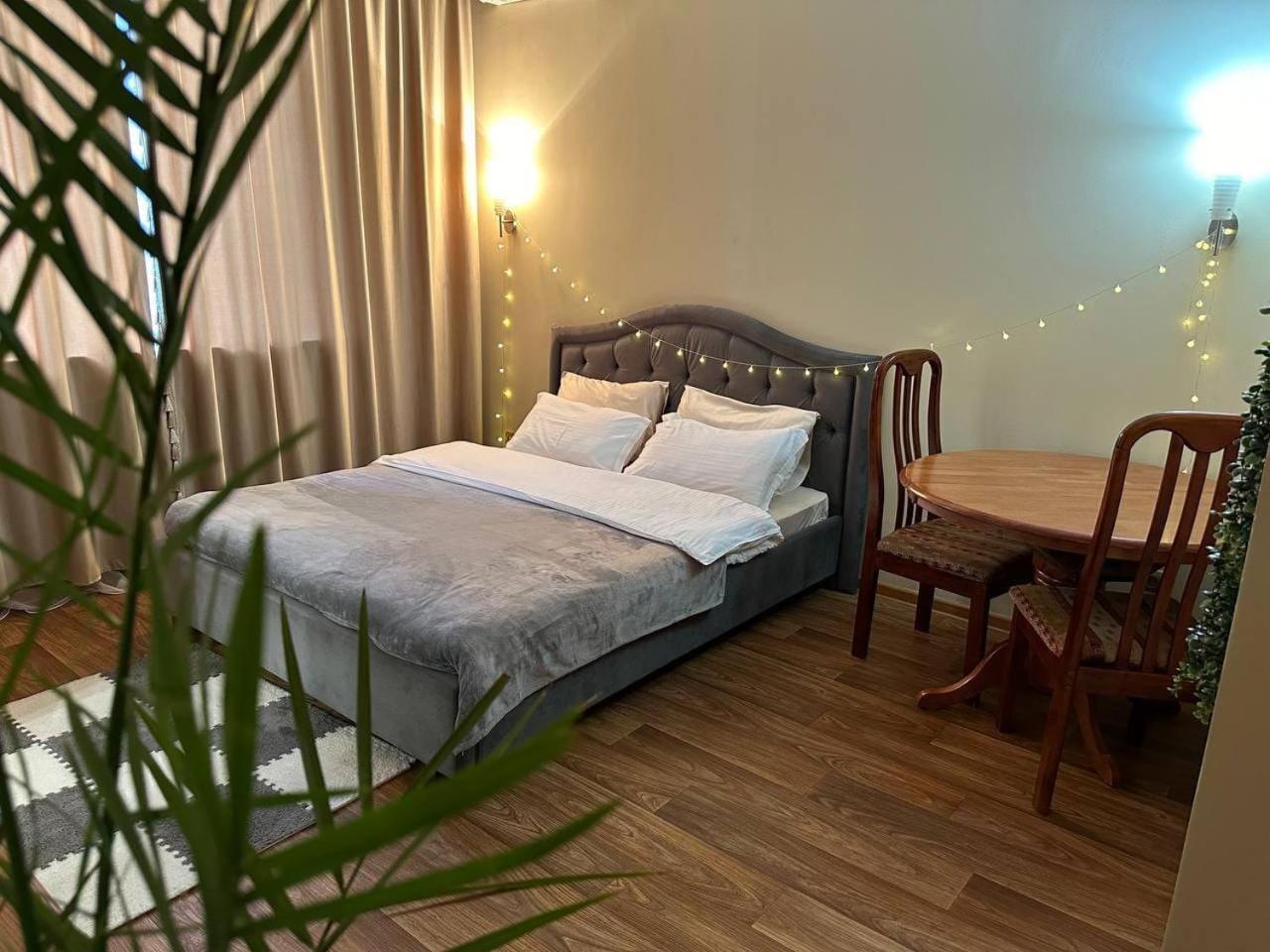 5 минут до метро! Apartment Almaty