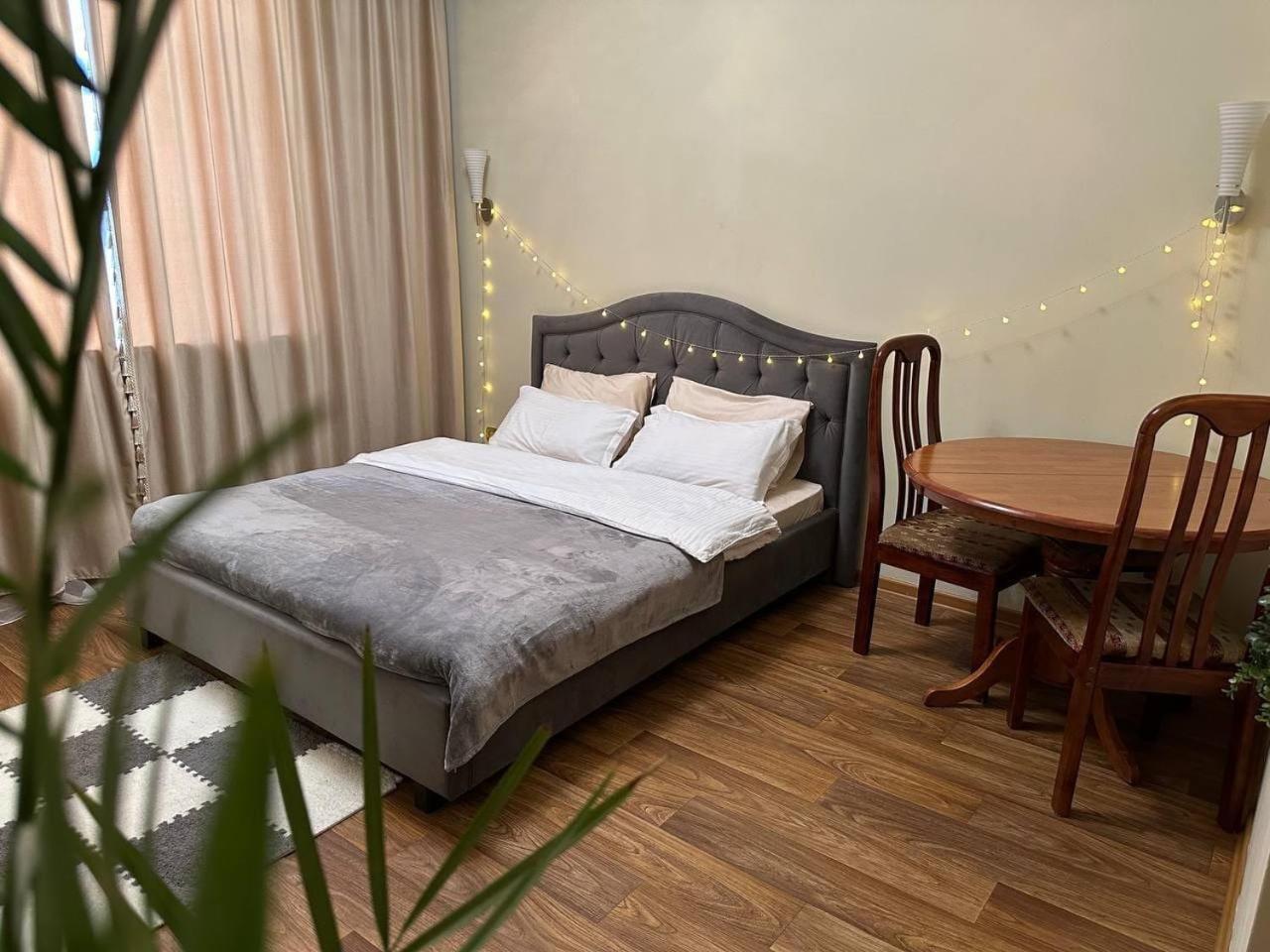 5 минут до метро! Apartment Almaty