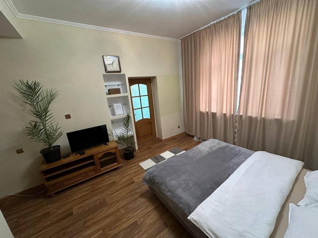 Apartment 5 минут до метро!